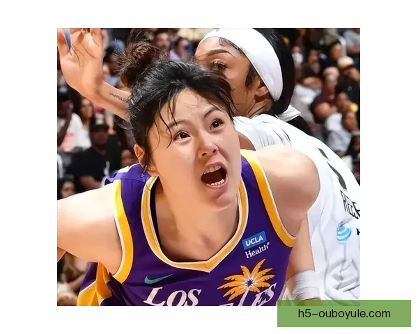 中国女篮世预赛首战胜马里李月汝砍21+11